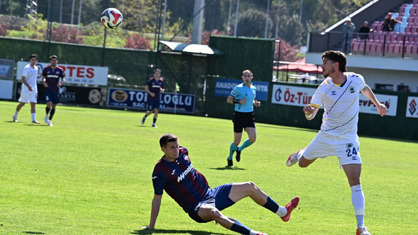 Trabzon'da futbolseverler gole doydu: 11 kez santra yapılan maçta inanılmaz geri dönüş - Resim: 4