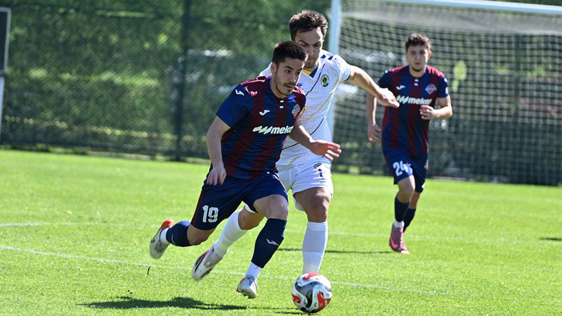 Trabzon'da futbolseverler gole doydu: 11 kez santra yapılan maçta inanılmaz geri dönüş - Resim: 8