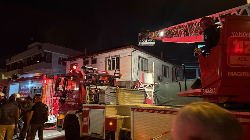 Mahalle yanarken derbiyi izlediler - Resim: 5