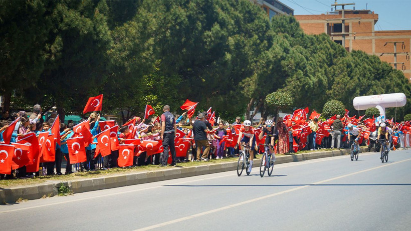 61. Cumhurbaşkanlığı Türkiye Bisiklet Turu'nun ikinci etabını da Tom Crabbe kazandı - Resim: 11