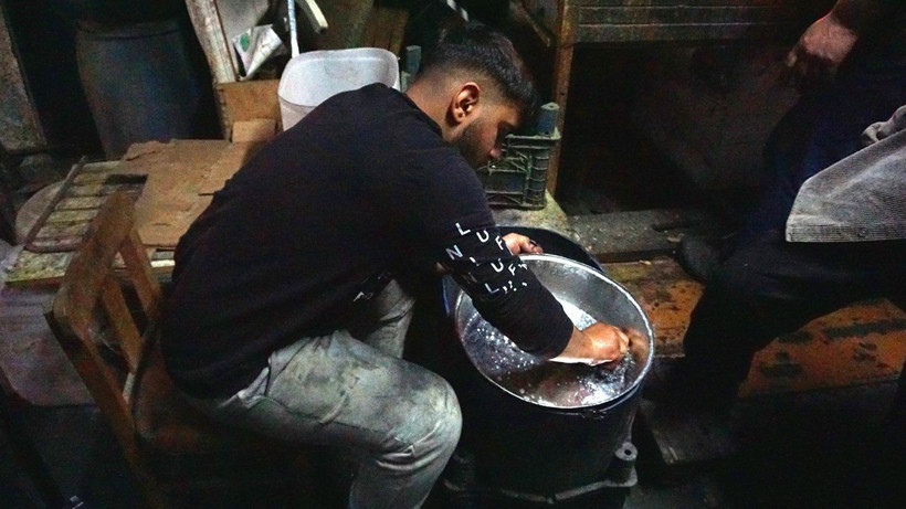 Sandıklarda saklanan miras geri dönüyor: Bu dükkan kapandığında bir devir kapanacak - Resim: 9