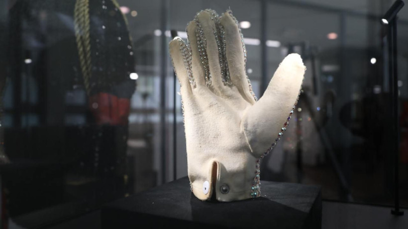 Paris'te "King of Pop" rüzgarı: Michael Jackson’ın hazinesi satışa çıkıyor - Resim: 9