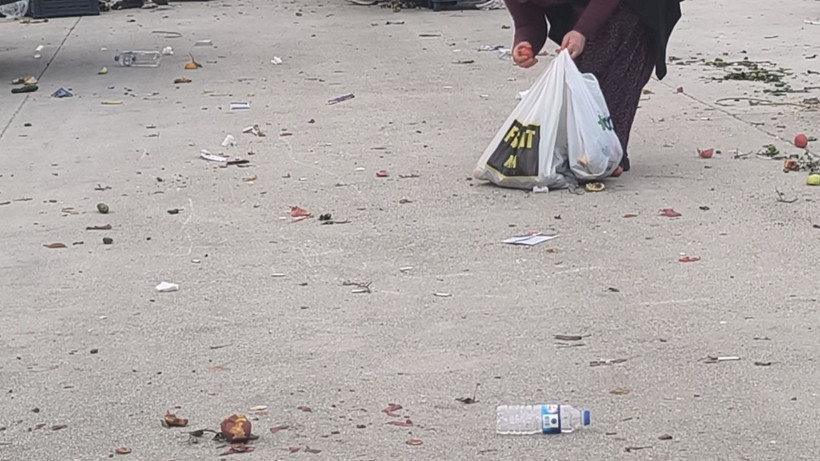 Vatandaş yerdeki sebze ve meyveleri topladı: Bu mu Türkiye Yüzyılı? - Resim: 3