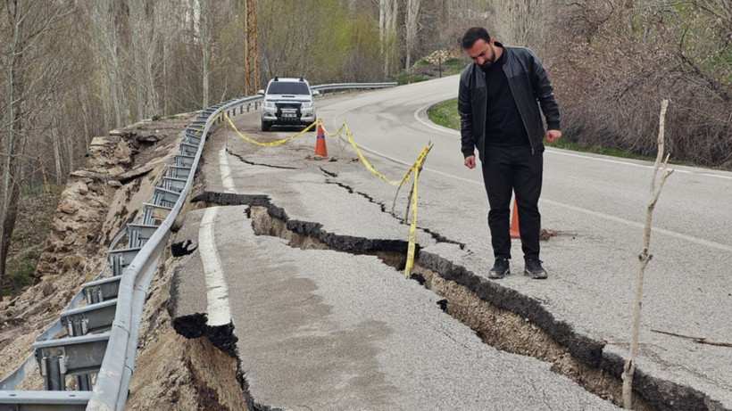O güzergahta yol adeta ikiye bölündü - Resim: 8