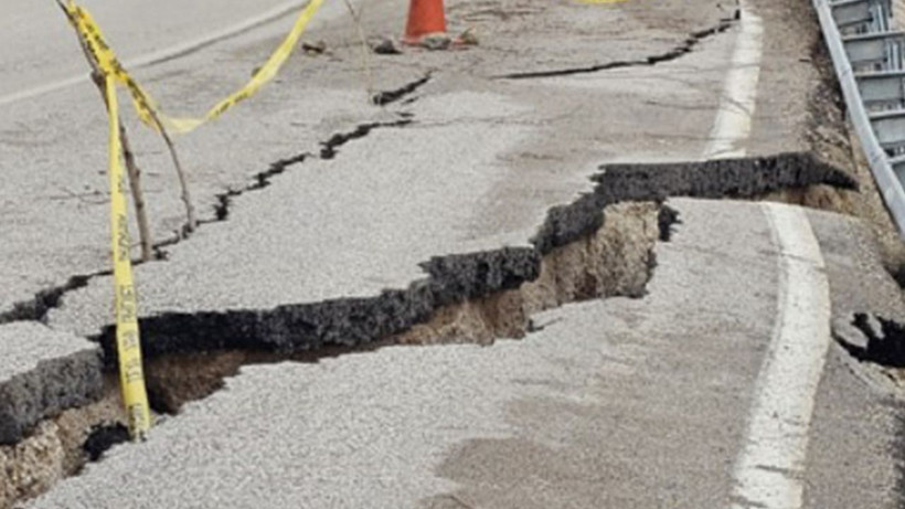 O güzergahta yol adeta ikiye bölündü - Resim: 4