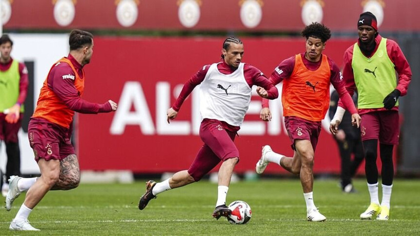 Okan Buruk neşteri vurdu: Galatasaray'da 4 futbolcuyla yollar ayrılıyor - Resim: 2