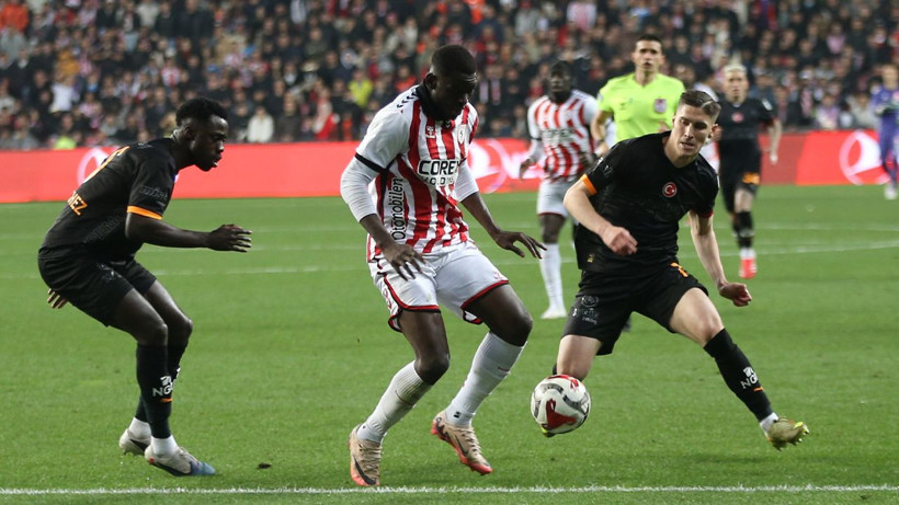 Galatasaray'a karşı tarihi performans sergiledi: Maçın kaderini değiştirdi - Resim: 1