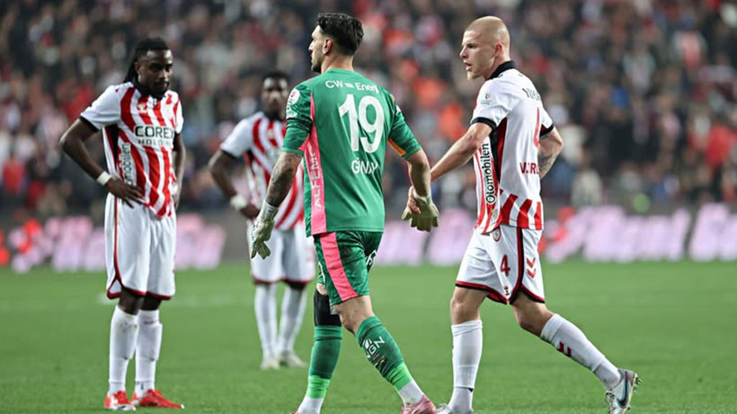 Galatasaray gözünün yaşına bakmayacak: Tecrübeli isim sezon sonu yolcu - Resim: 6