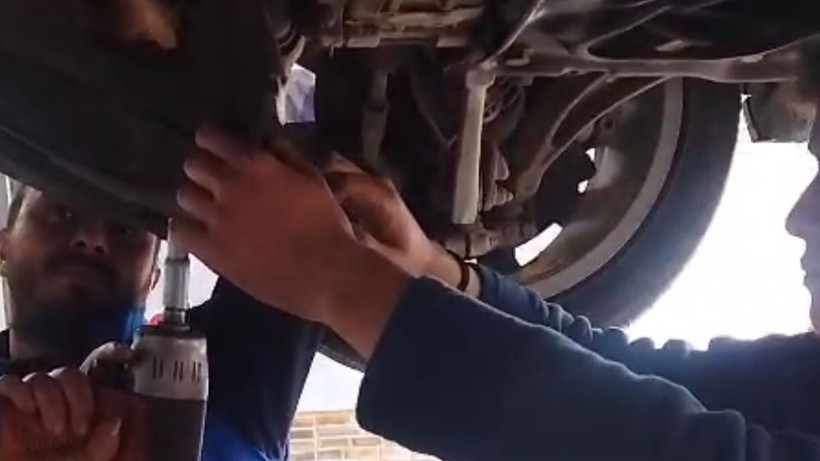 Motora giren yavru kedi kurtarıldı - Resim: 3
