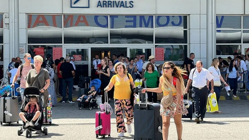 Jet yakıtı krizi tatilcileri vurdu: Uçuşlar iptal, fiyatlar tavan - Resim: 2