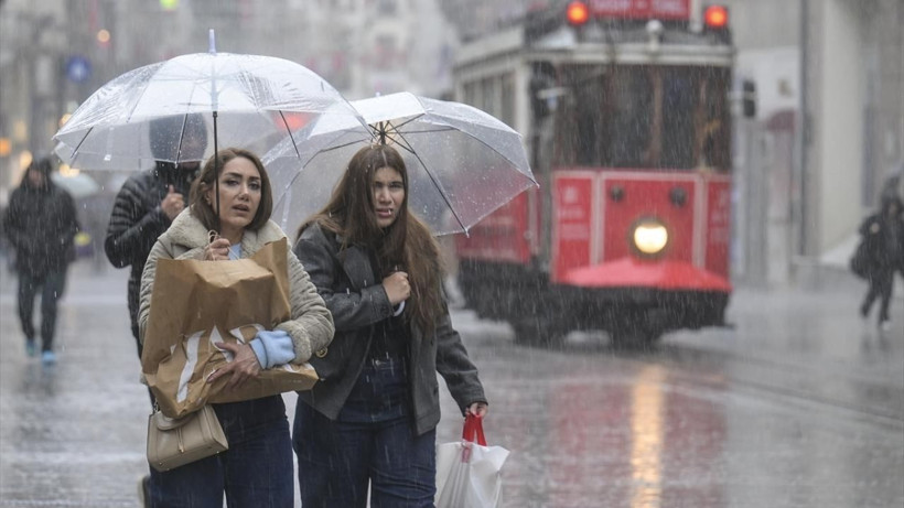 Meteoroloji tarih vererek vatandaşları uyardı: Bahar güneşi yerini gökgürültülü sağanak yağışa bırakıyor - Resim: 14
