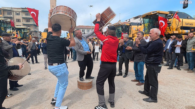 Hasada gidecek biçerdöverlere halaylı uğurlama - Resim: 1