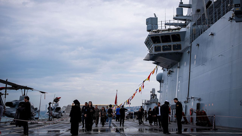 TCG Anadolu 'SAHA'ya çıktı - Resim: 5