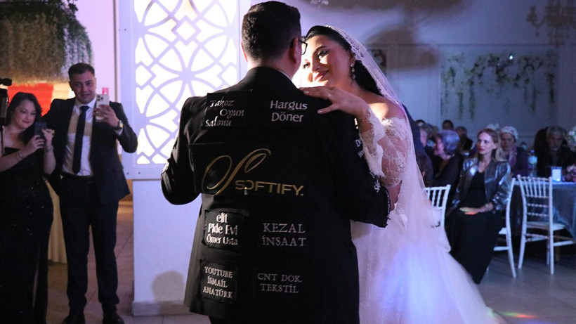 Sponsorlar damatlığa dizildi masraflar eridi: Reklam panosu damat - Resim: 3