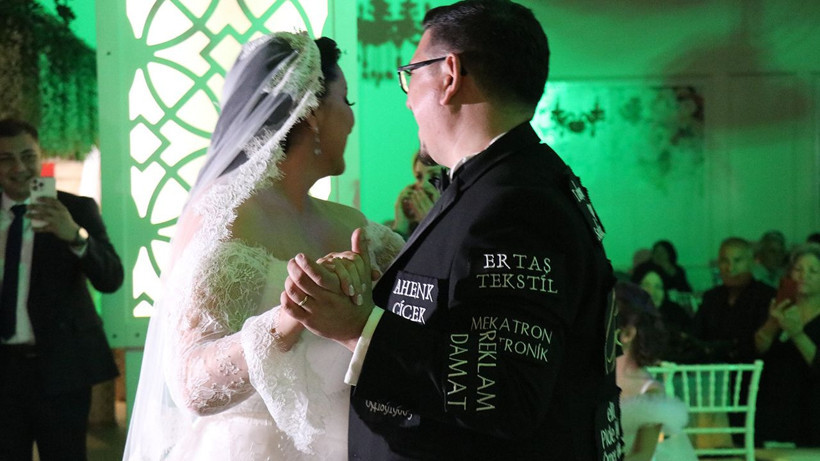 Sponsorlar damatlığa dizildi masraflar eridi: Reklam panosu damat - Resim: 8
