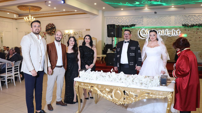 Sponsorlar damatlığa dizildi masraflar eridi: Reklam panosu damat - Resim: 9