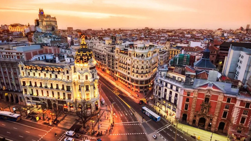 Vah Türkiyem vah: Londra, Madrid ya da Berlin’den şato almak İstanbul’da eski ev almaktan daha ucuz - Resim: 13