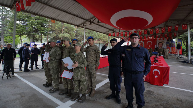 Üniformayı giyip yemin ettiler: Engelli gençlerin askerlik hayali gerçek oldu - Resim: 6
