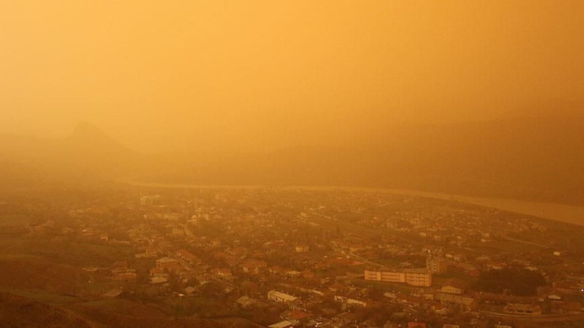 Meteoroloji duyurdu: Çamur yağmuruna hazır olun pencerelerinizi sakın açmayın - Resim: 1
