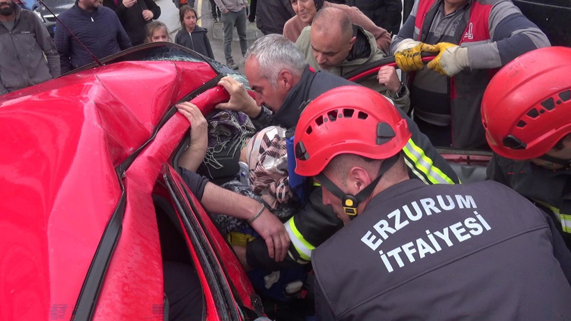 Yolcu koltuğunda dehşet anları: Ekipler zamanla yarıştı - Resim: 1