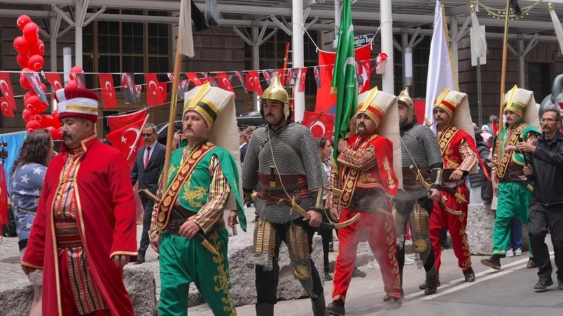 ABD’de Türk bayrağı gururu: New York’ta Türk Günü yürüyüşü öncesi büyük heyecan - Resim: 1