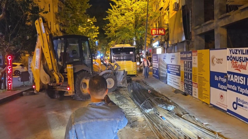 İnşaat demiri İETT otobüsüne alttan girdi: Kadın yolcunun uzvunu delip tavana saplandı - Resim: 12
