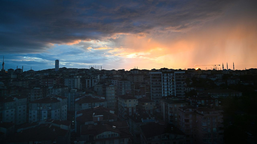 Meteoroloji, Valilik ve AKOM peş peşe uyardı: İstanbul’da sağanak yağış şiddetleniyor - Resim: 12