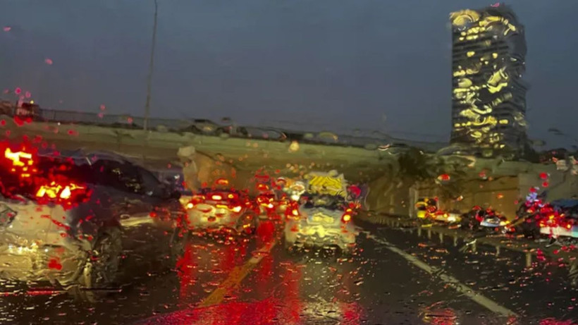 Meteoroloji, Valilik ve AKOM peş peşe uyardı: İstanbul’da sağanak yağış şiddetleniyor - Resim: 6