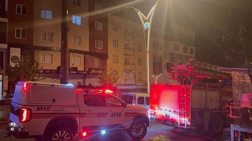 Hakkari’de zemin kayması alarmı: 6 bina tahliye edildi - Resim: 2