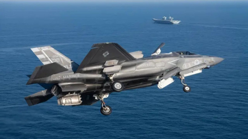 F-35 skandalı büyüyor: İngiltere’nin yeni savaş uçakları ilk uçuşta arıza verdi - Resim: 9