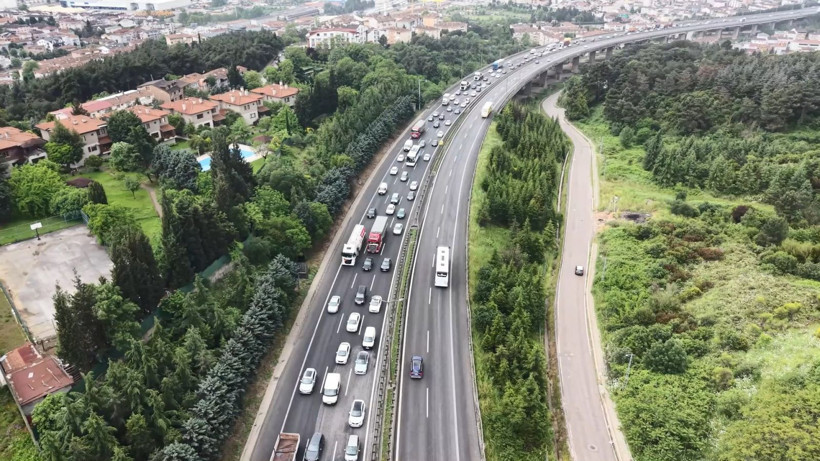 Trakya yönü de Anadolu geçişi de kilit: Sürücüler iki yakada da adım adım ilerliyor - Resim: 2