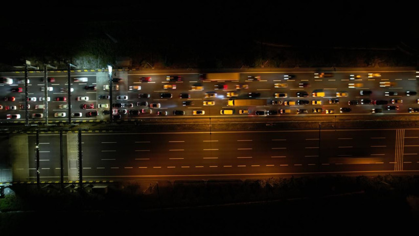 Bayram trafiği erken başladı: Otoyollarda kilometrelerce araç kuyruğu - Resim: 4