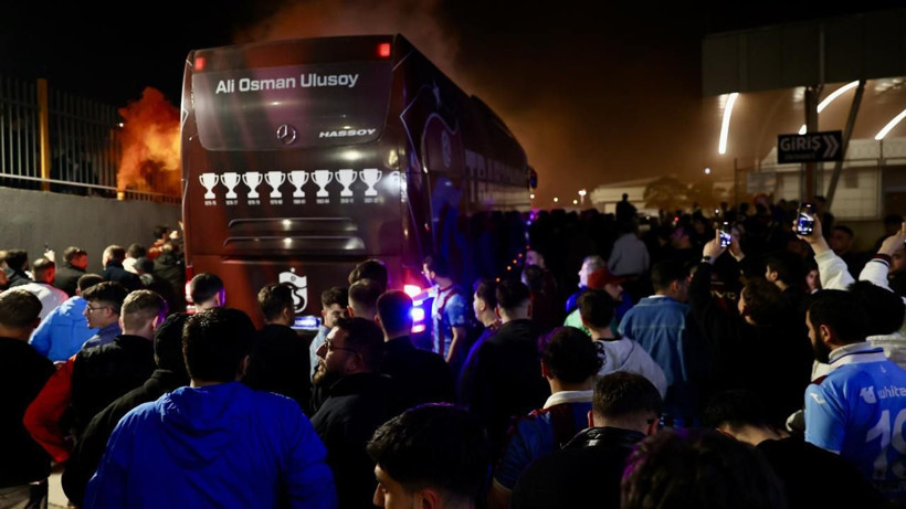 Trabzonspor’a görkemli karşılama: Taraftar havalimanına akın etti - Resim: 2