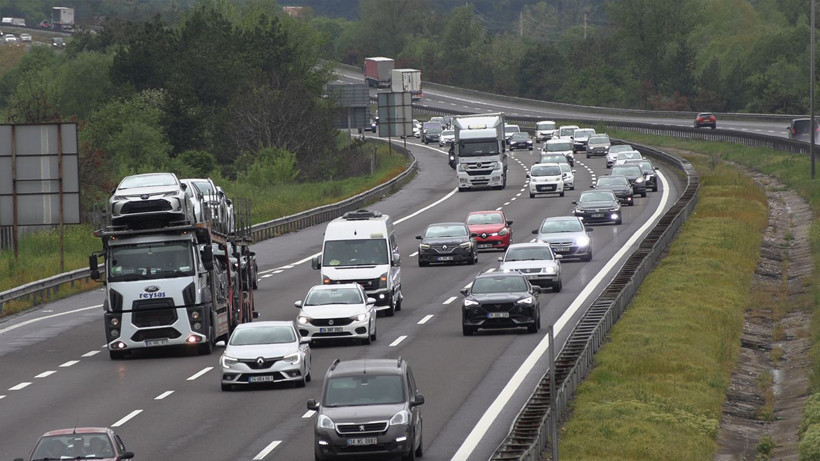 Bayramcılar tatile gidiyor: Yollar ana baba günü - Resim: 2