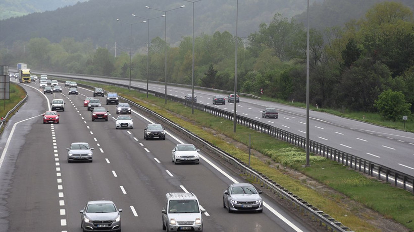 Bayramcılar tatile gidiyor: Yollar ana baba günü - Resim: 3
