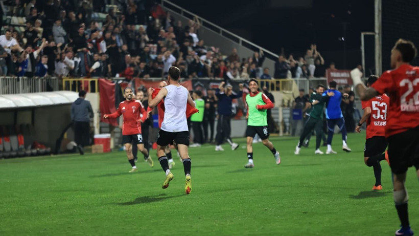 37 yıl sonra veda etmişlerdi... İsmail Yüksek'in eski kulübü 3. Lig'e geri döndü - Resim: 5