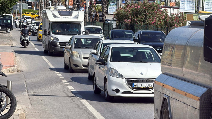 Tatilciler Bodrum yollarını doldurdu: Bayram hareketliliği zirveye çıktı - Resim: 3