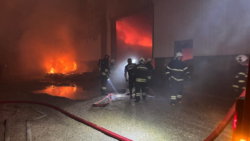 Gaziantep’te mobilya fabrikasında büyük yangın - Resim: 5