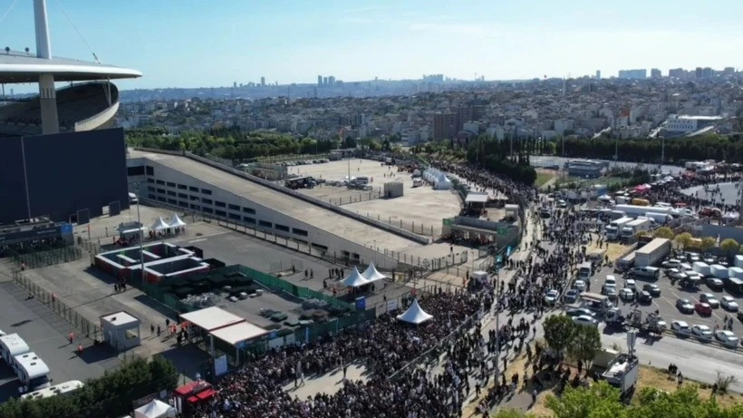 Kanye West konseri öncesi Atatürk Olimpiyat Stadyumu’nda yoğunluk - Resim : 1