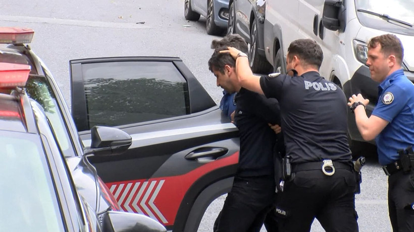 Polis balkondan girdi: Annesine dehşeti yaşatan evlat yakalandı - Resim: 11