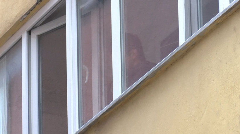 Polis balkondan girdi: Annesine dehşeti yaşatan evlat yakalandı - Resim: 5