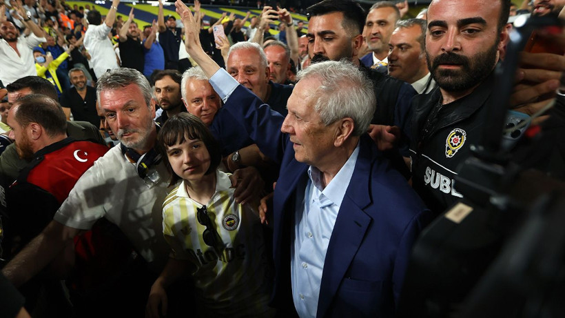 Fenerbahçe'de Aziz Yıldırım ile yeni teknik direktör ve transferler de netleşti - Resim: 3