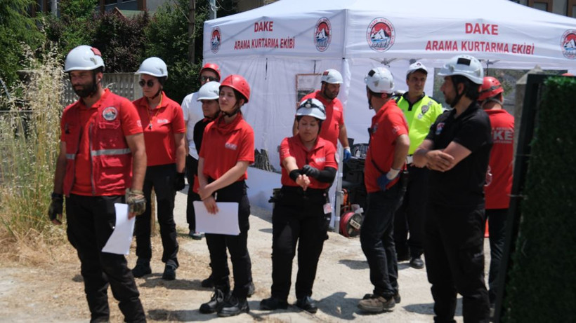 Düzce'de korkutan Senaryo: 7.2'lik deprem alarmıyla ekipler harekete geçti - Resim : 4