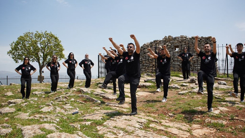 5 yıl aradan sonra ilk kez: Botan efsanesi dans topluluğu Siirt’i dünyaya tanıtıyor - Resim: 11