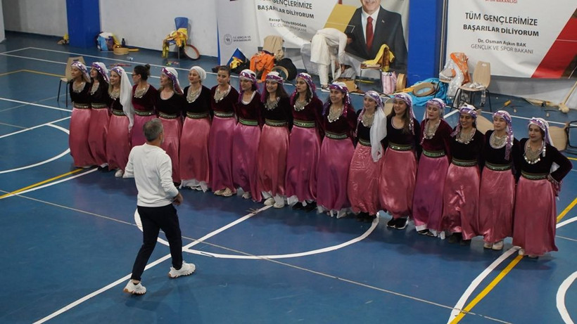 5 yıl aradan sonra ilk kez: Botan efsanesi dans topluluğu Siirt’i dünyaya tanıtıyor - Resim: 8