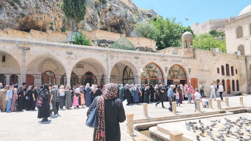 LGS öncesi manevi güç: Hazreti İbrahim’in makamında sınav kuyruğu - Resim: 2