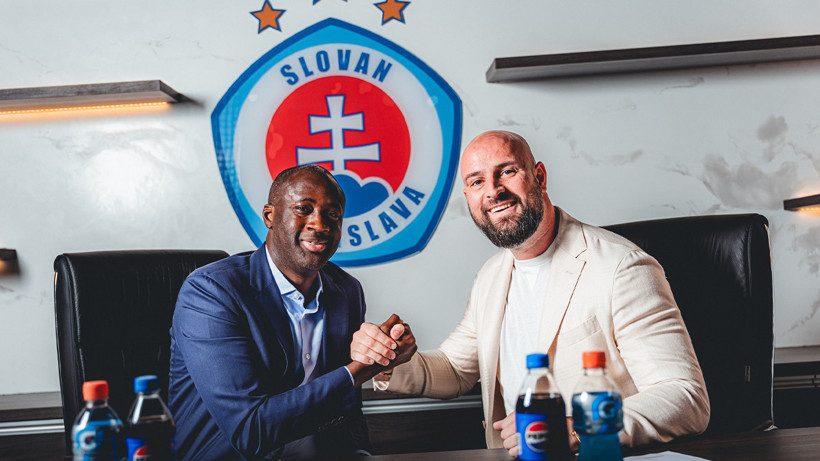 Yaya Toure Slovakya ekibinin başına geçti - Resim : 2