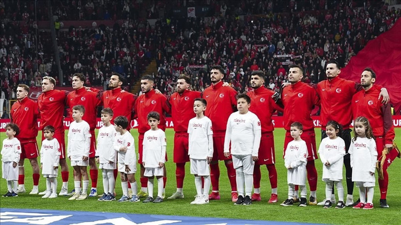 Tüm dünya Türkiye'yi konuşuyor: 3 milli futbolcuyu öne çıkardılar - Resim: 9