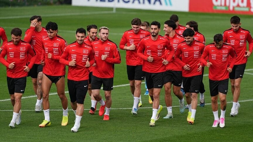 Tüm dünya Türkiye'yi konuşuyor: 3 milli futbolcuyu öne çıkardılar - Resim: 7