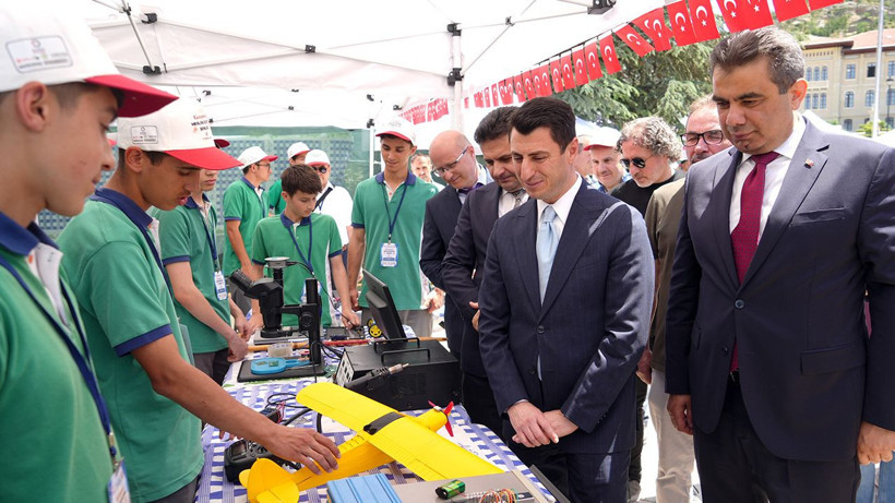 Kastamonu'da geleceğin ustaları buluştu: 2026 Mesleki Eğitim Şenliği'ne yoğun ilgi - Resim: 3